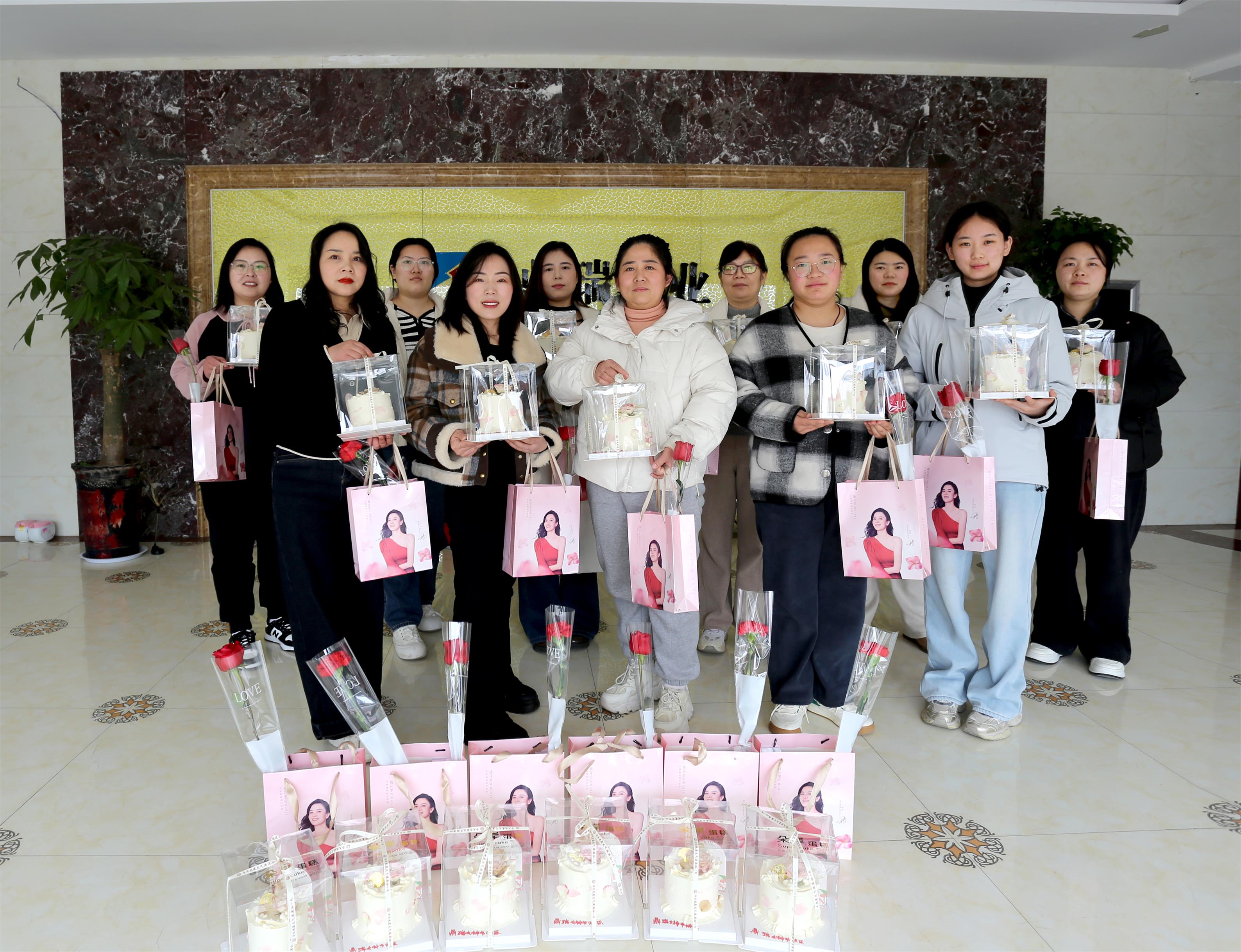 鼎瑞建工集團祝女神們節日快樂